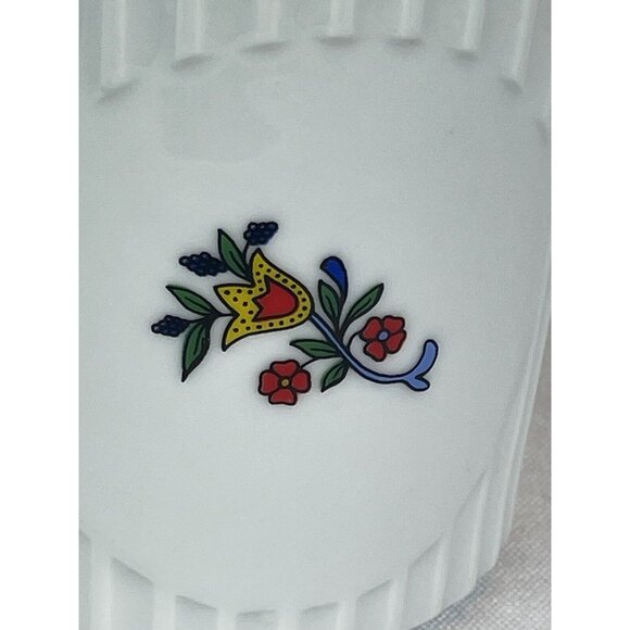 Souvenir Coffee Mug Schlogl Vienna Austria Boy Girl Design Fluted White Porcelai - Picture 11 of 11